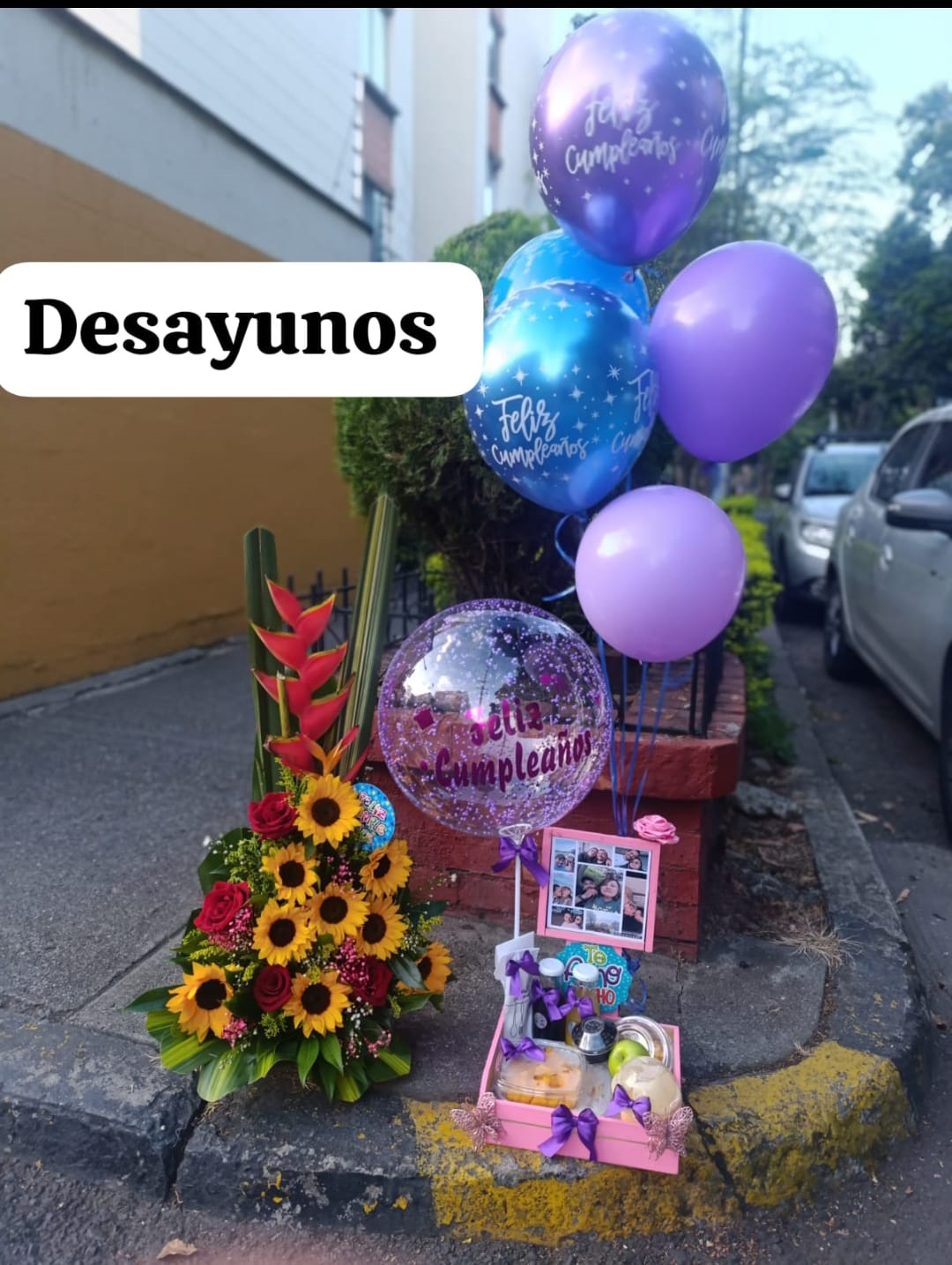 DESAYUNO SORPRESA ENTRE GLOBOS Y FLORES