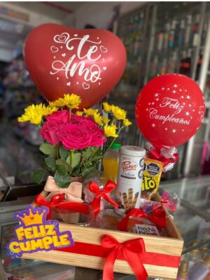 ANCHETA COMPUESTA Y FLORES NATURALES